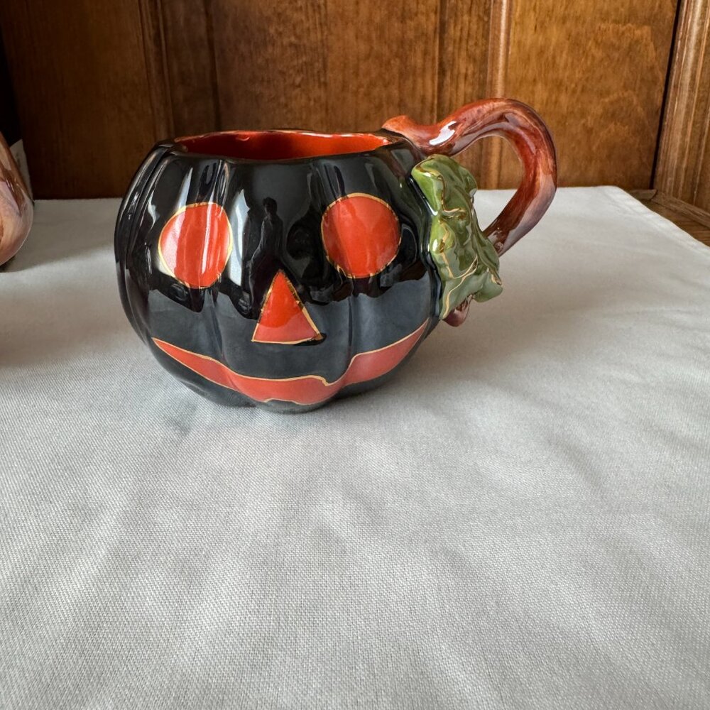NWOT Waterford Halloween Collection - Set of 2 Ceramic Jack-o-Lantern Mugs - Picture 2 of 14